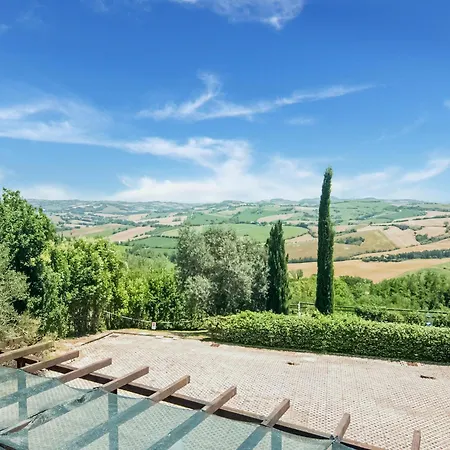 Stunning In Near Metauro River Apartment