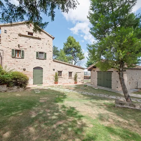 Stunning In Near Metauro River Apartment