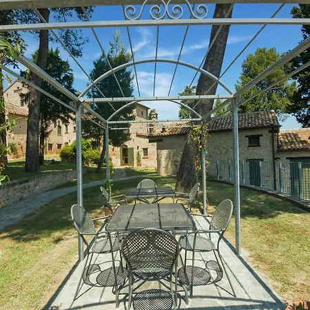 Stunning In Near Metauro River Daire *