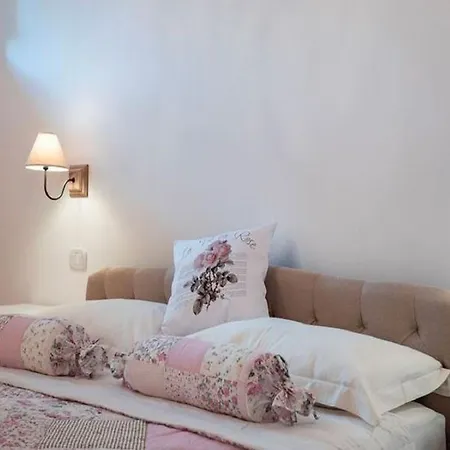 Stunning In Near Metauro River Daire *