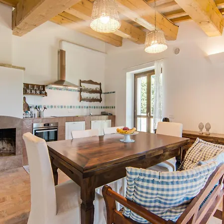 Stunning In Near Metauro River Apartment *
