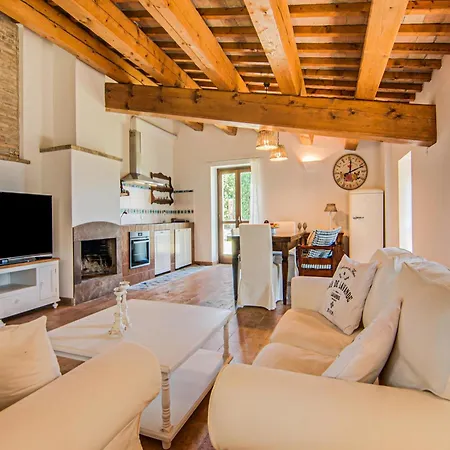 Daire Stunning In Near Metauro River *